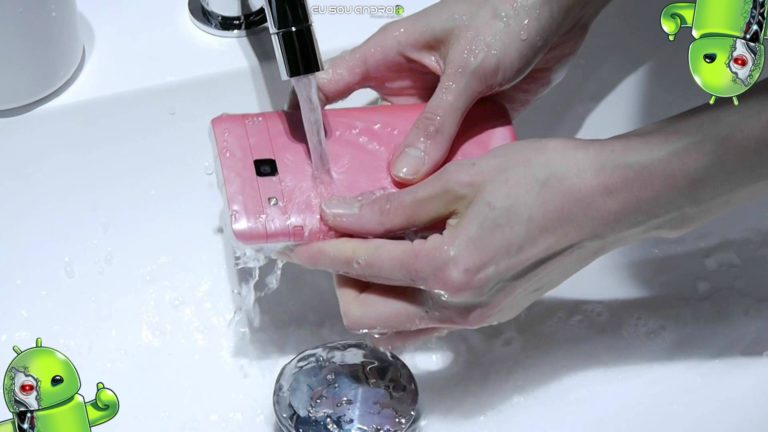 Como Tentar Salvar um Celular que Entrou Água