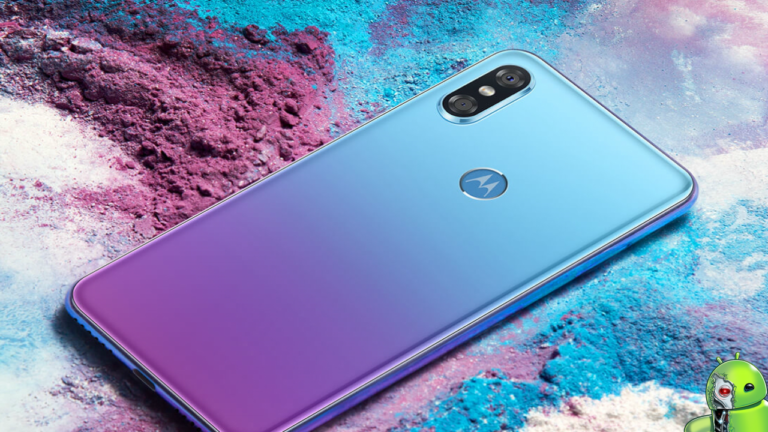 Motorola P30 disponível na cor gradiente Aurora
