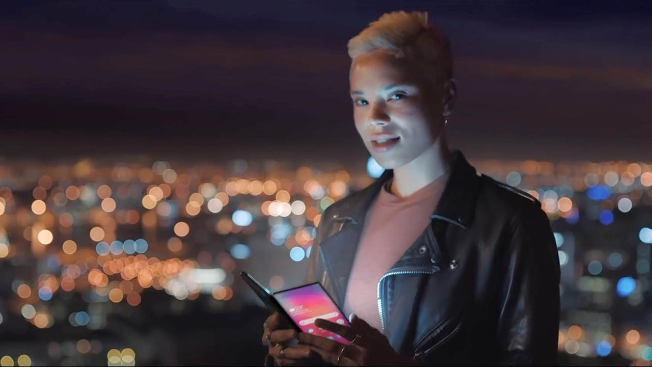 Smartphone dobrável da Samsung aparece em nova propaganda capa eu sou android