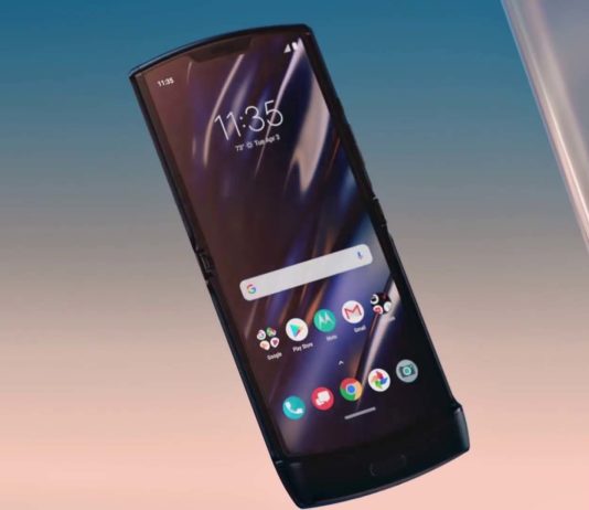 Motorola RAZR é desmontado e passa por testes