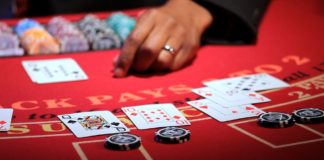 Blackjack 21, inseparável dos casinos online